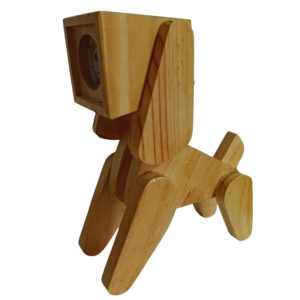 Perrito de madera con lampara